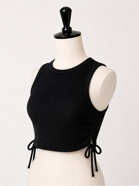 Unique Redwood Super Cropped Black Tank - Size M 🖤 Adjustable Sides